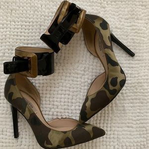 Guess Marciano Camo Ankle Strap Heels 35 5